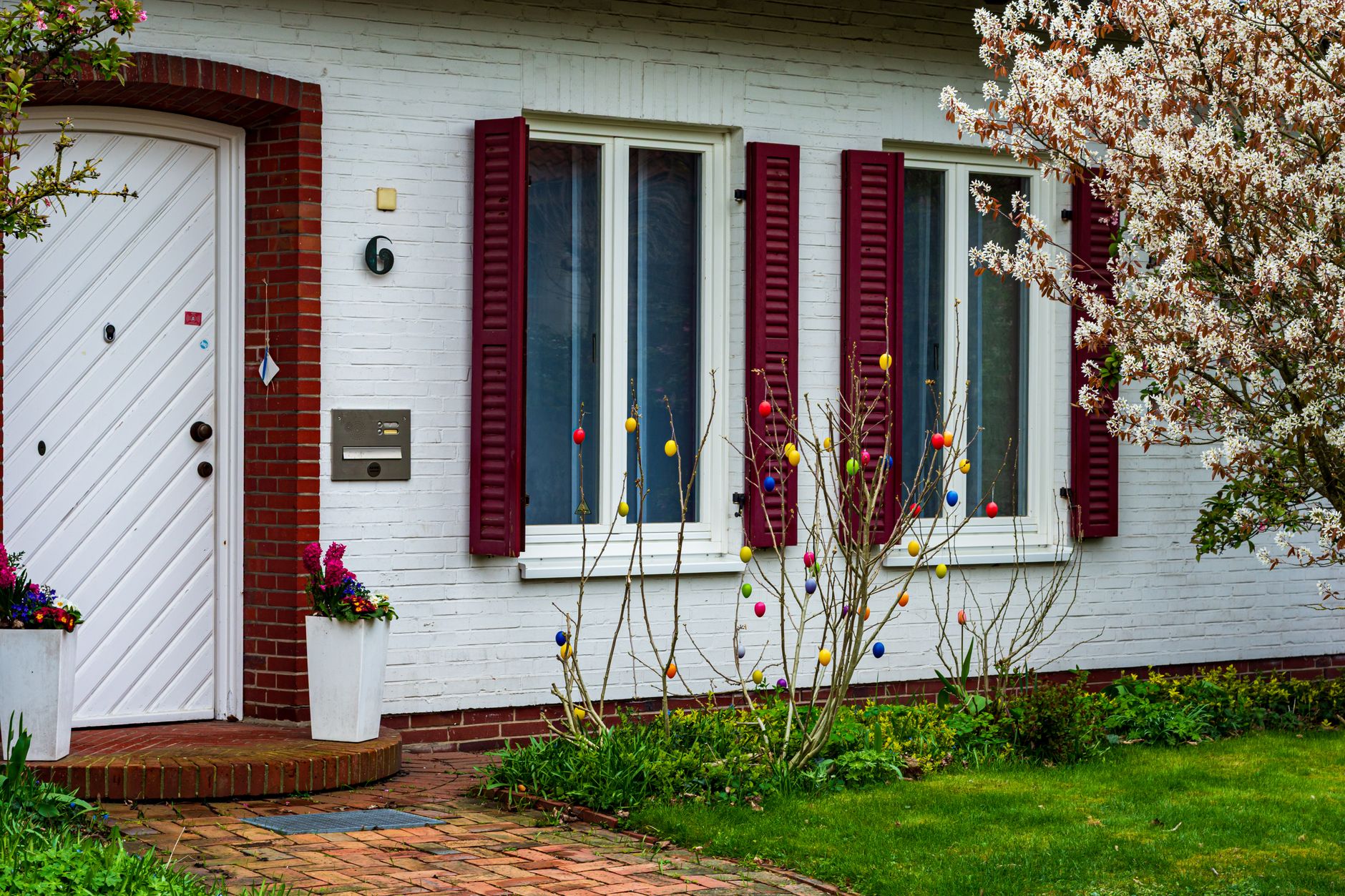 Best Spring Curb Appeal Ideas for a Complete Exterior Home Makeover
